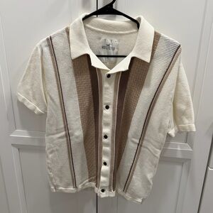 Hollister short sleeve sweater shirt